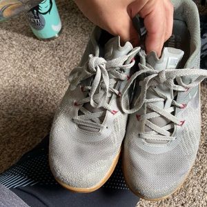 Nike Metcon 4 with khaki gum